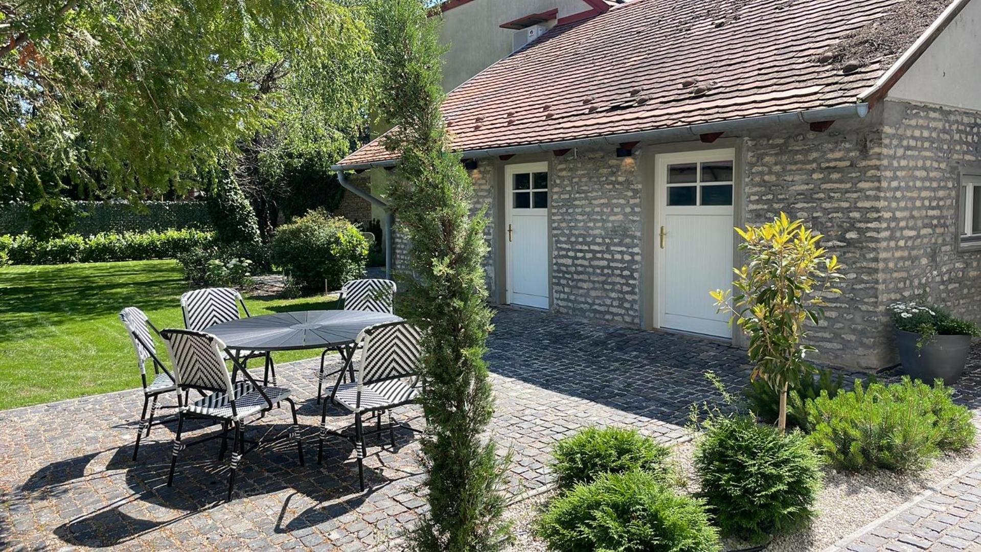Villa Porcelaine Кестели Екстериор снимка